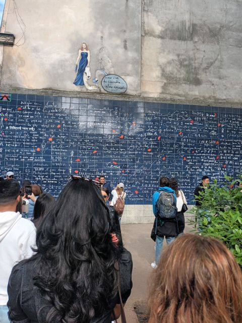 Paris: Montmartre Small Group Guided Walking Tour - Highly Praised Guides and Personal Touch