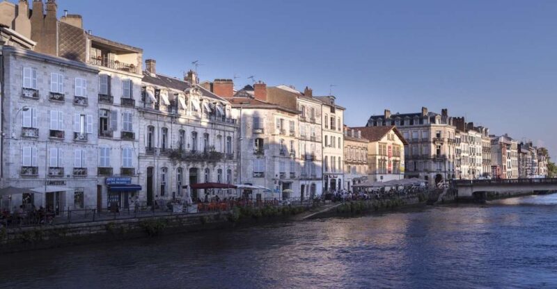 Paris Montmartre: True French Patisserie Tour - The Role of the Guide in Enhancing the Tour