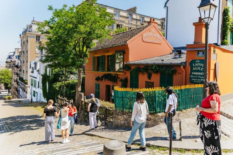 Paris: Montmartre Walking Tour with Croissant and Views - The Croissant and Local Bakery Experience