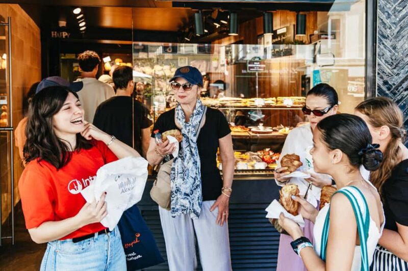 Paris: Montmartre Walking Tour with Croissant and Views - The Guide’s Style and Knowledge