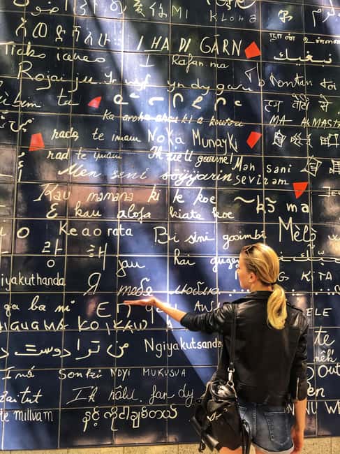 Paris: Montmartre with Anya - From the Moulin Rouge to Montmartres Hidden Corners