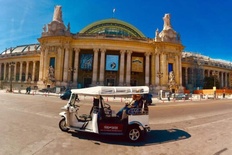 Paris: Most Iconic Monuments Guided Tour by Tuk Tuk - From Moulin Rouge to Montmartres Charms