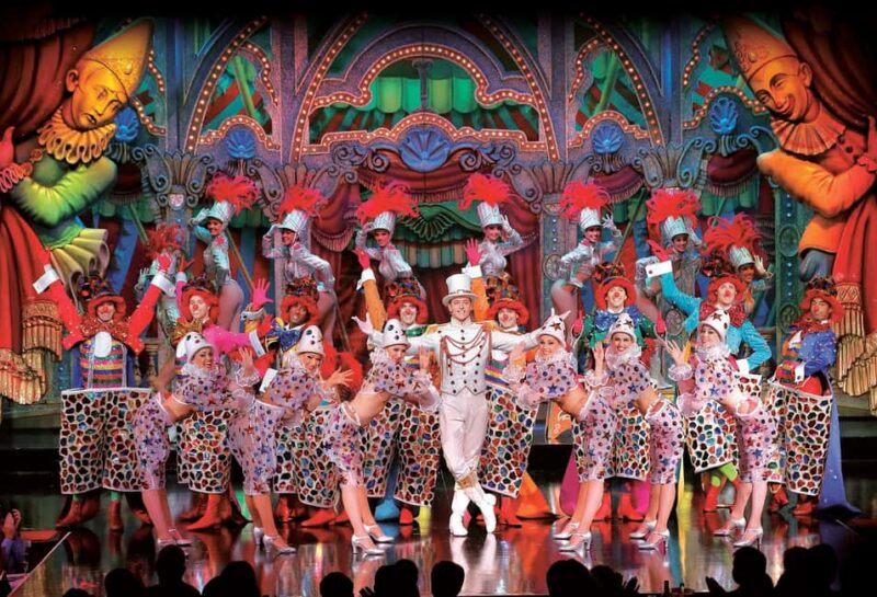 Paris: Moulin Rouge Dinner Show, Champagne, and Transport - Discover the Charm of the Moulin Rouge Dinner Show with Champagne and Guided Transport