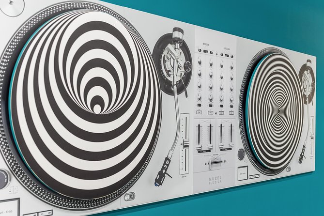 Paris Museum of Illusions Entry Ticket - Highlights for Photos and Fun Moments