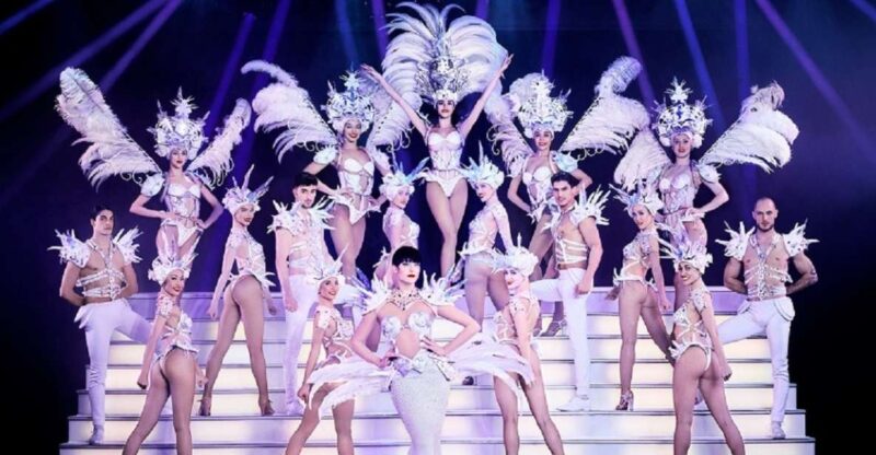 Paris: New Year's Eve 31/12 Dinner and Cabaret Show - The Gala Dinner Crafted by Chef Guy Savoy