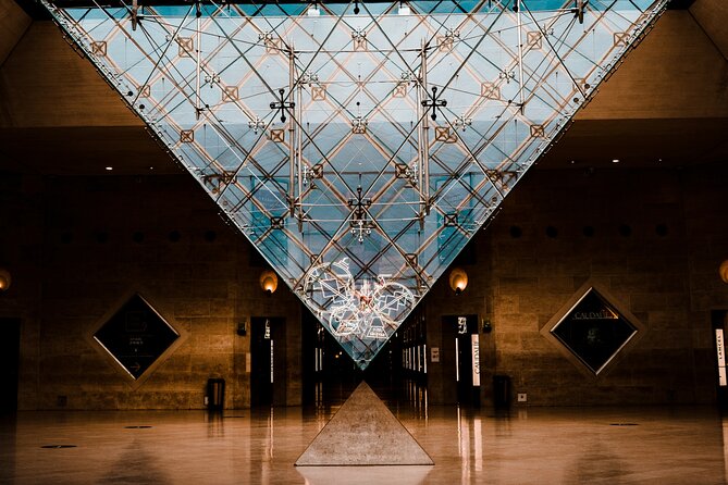 Paris: Night at the Louvre 6-people Max Guided Experience - Practical Tips for the Evening Louvre Experience