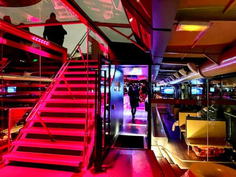 Paris: Night River Cruise On The Seine With Waffle Tasting - The Waffle Tasting Near the Eiffel Tower