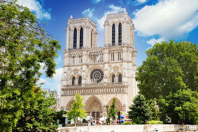 Paris Notre Dame Cathedral & lle de la Cite Walking Tour - Walking Along the Seine and Its UNESCO Heritage Status