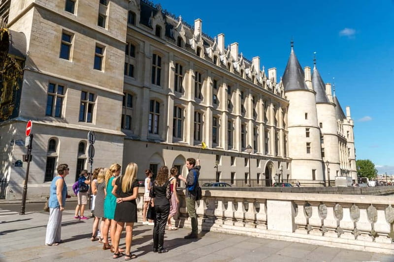 Paris: Notre-Dame Guided Tour with Access to the Cathedral - Logistics: Meeting Point and Group Size