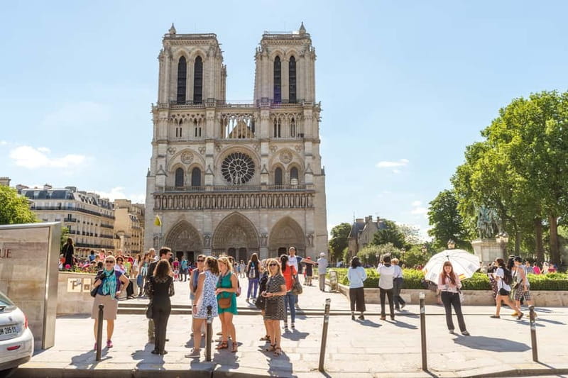 Paris: Notre-Dame Guided Tour with Access to the Cathedral - Tour Experience: Pacing, Content, and Guides
