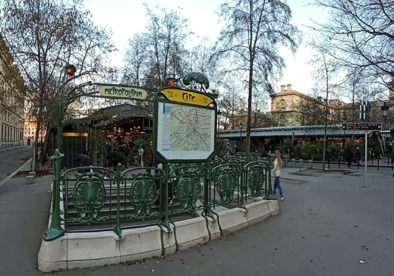 Paris: Notre-Dame The Restored Masterpiece Guided Tour - Guided Tour Highlights: Gothic Symbols and Artworks