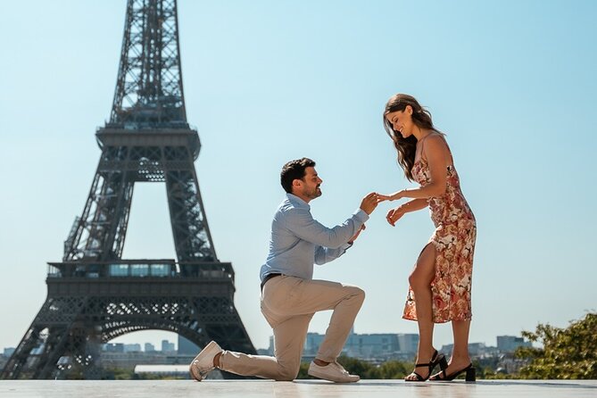 Paris One-Hour Private Photo Shoot - Special Occasion Options: Proposal in Paris
