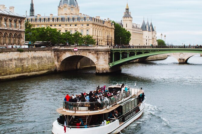 Paris - One Hour Seine River Cruise with Recorded Commentary - The Route and Key Sights Along the Seine