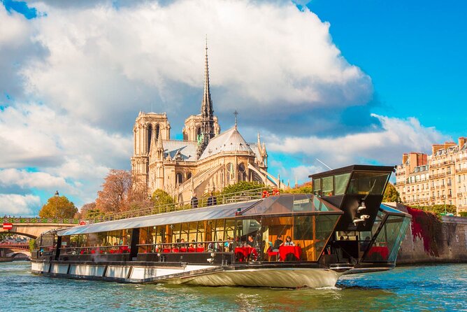 Paris - One Hour Seine River Cruise with Recorded Commentary - The Recorded Commentary: Content and Limitations
