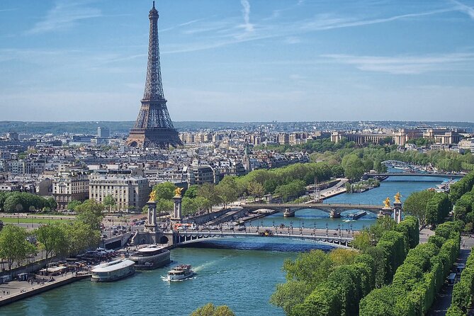 Paris - One Hour Seine River Cruise with Recorded Commentary - Comfort and Accessibility on the Boat