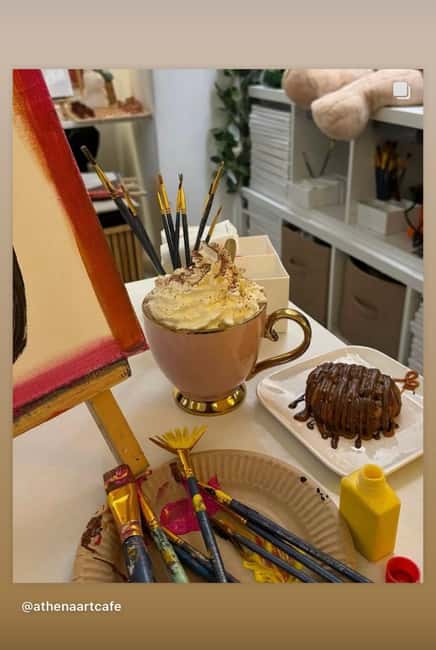 Paris : Painting experience in an art cafe - Explore Your Artistic Side at an Art Cafe Near the Eiffel Tower