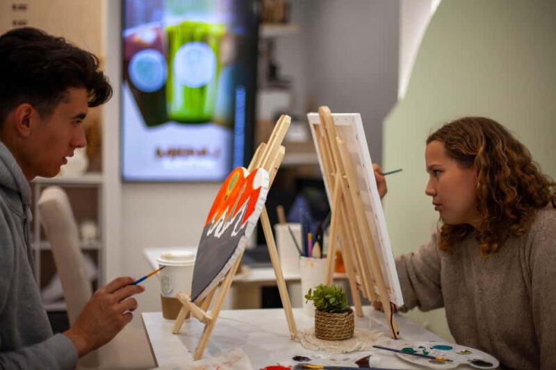 Paris : Painting experience in an art cafe - Accessibility and Practical Details