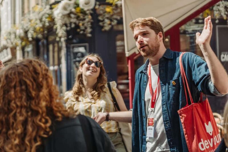 Paris: Pastries and Chocolate Walking Food Tour - Sampling Artisan Bean-to-Bar Chocolate at a Modern Atelier