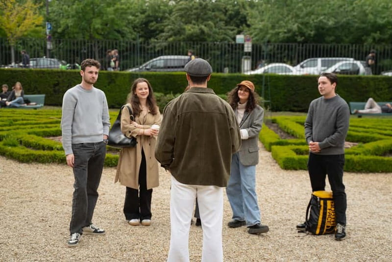 Paris: Pastries & Damnations - A Sweet Tour of the Old City - Exploring Hôtel de Sens and Its Surroundings