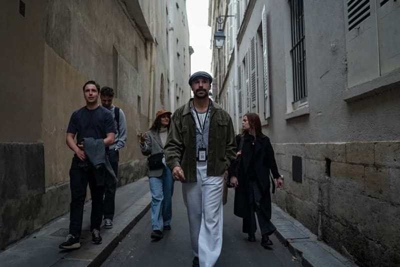 Paris: Pastries & Damnations - A Sweet Tour of the Old City - Strolling Through Île Saint-Louis and Savoring Pastries