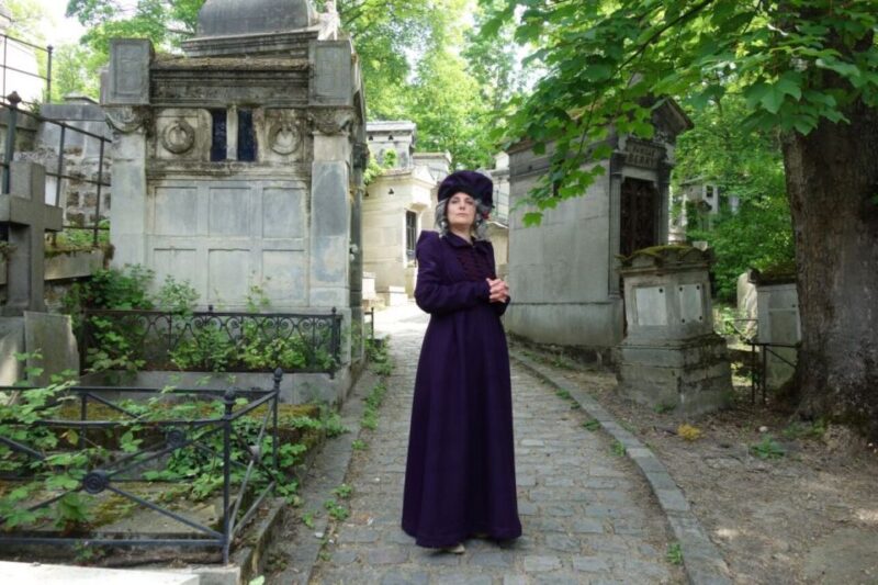 Paris: Père Lachaise Cemetery Guided by the Great Sibylle - Navigating the Cemetery’s Diverse Sections