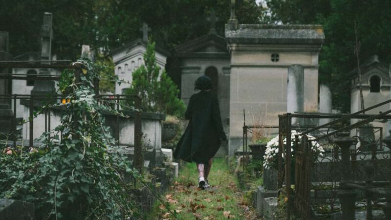 Paris: Père Lachaise Cemetery Guided Walking Tour - Key Points