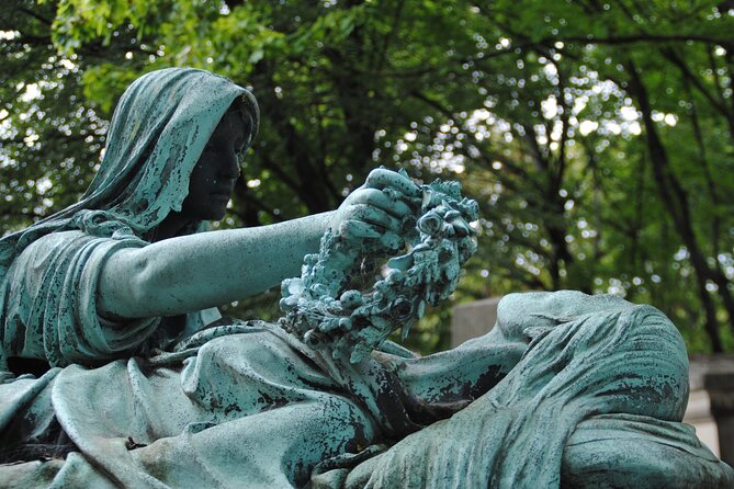 Paris Père Lachaise Cemetery Love Affairs and Death Walking Tour - Exploring Père Lachaise Cemetery’s Love Stories and Spicy Legends
