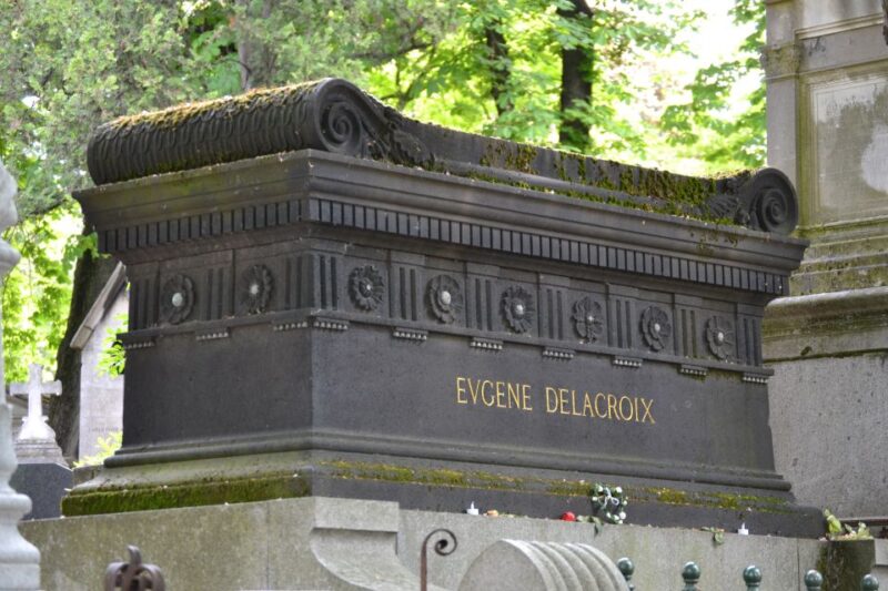 Paris: Père Lachaise Cemetery Private Tour - Discovering Famous Graves of Cultural Icons