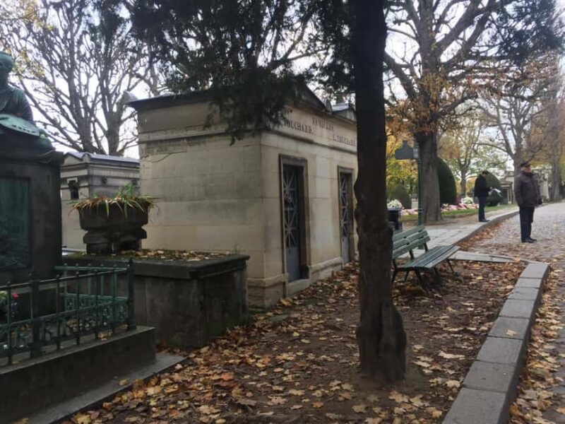 Paris: Père Lachaise Cemetery Visit with Seine River Cruise - Key Points