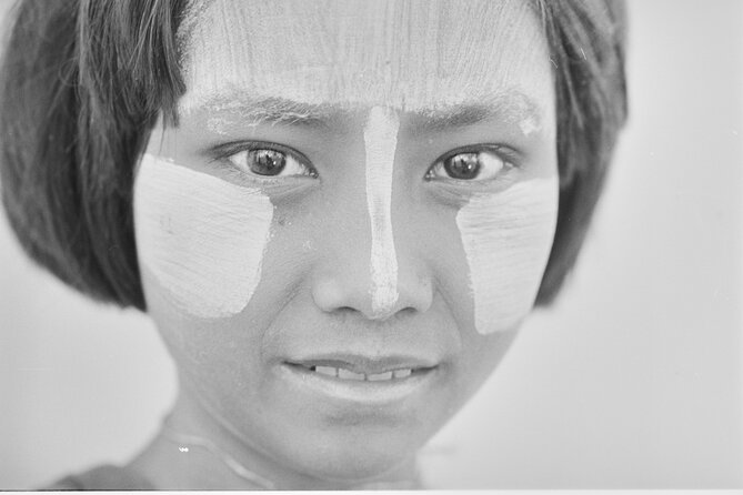 PARIS PHOTO - Joyful stroll for a Private Professional Shoot - Flexibility, Cancellation, and Booking Details