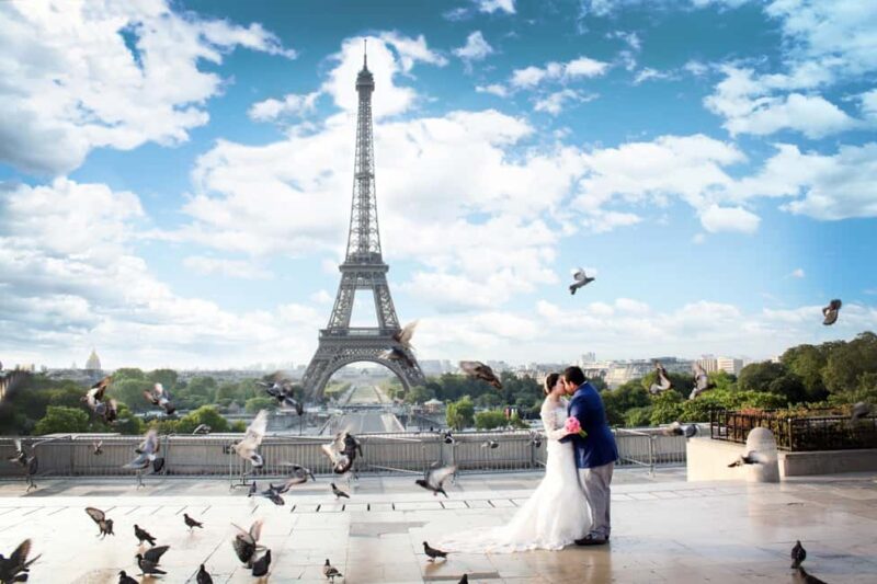 Paris: Photo shoot around the Eiffel Tower - What Your Photo Session Includes and What to Expect