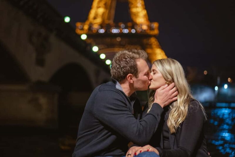 Paris photographer 1 hour near the Eiffel Tower or in Paris - Delivery of Photos and Editing Quality