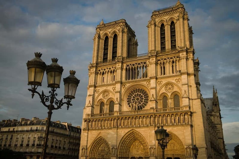 Paris Photography Masterclass - Private Photo Lesson - Starting Point at Pont Marie for Easy Access