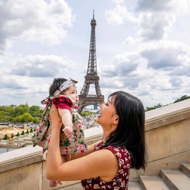 Paris: Photoshoot Around Eiffel Tower with 55 Edited Photos - The Delivery of 55 Edited Photos in Just 48 Hours