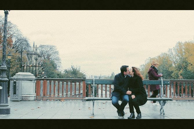 Paris Photoshoot Tour with Professional Photographer - The Charm of Palais-Royal and Montmartre