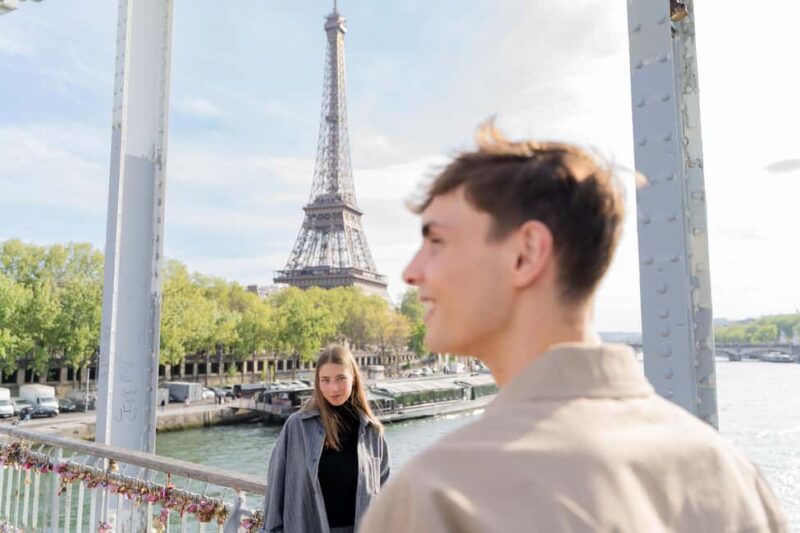 Paris: Premium Photoshoot with Iconic Eiffel Tower Views - Accessibility and Group Size Limitations