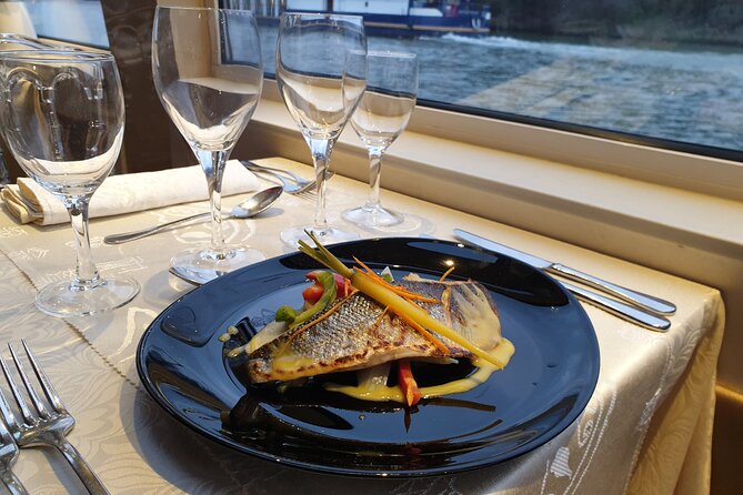 Paris Prestige Dinner Cruise from Eiffel Tower Area - The Experience of the Cruise Itinerary and Stops