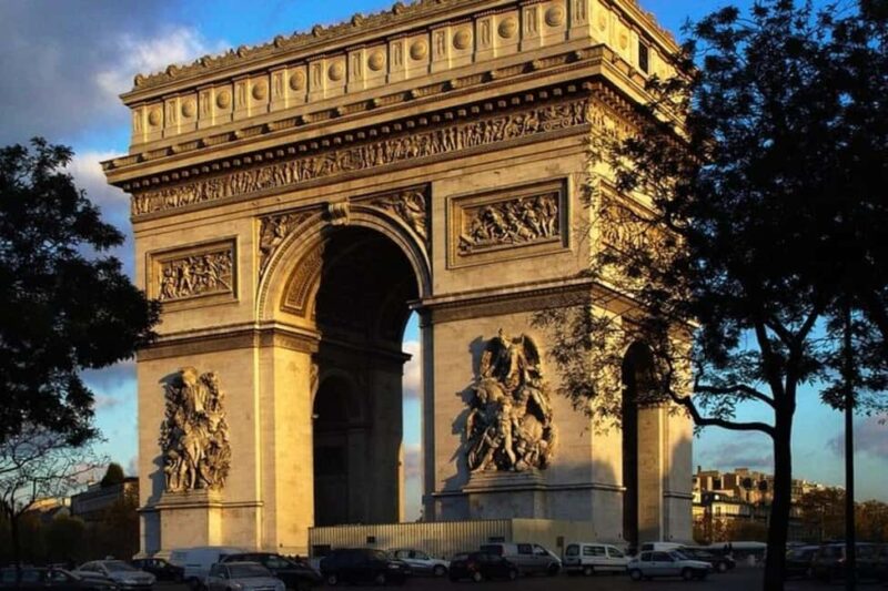 Paris : Private Bike Tour With A Guide - Key Points