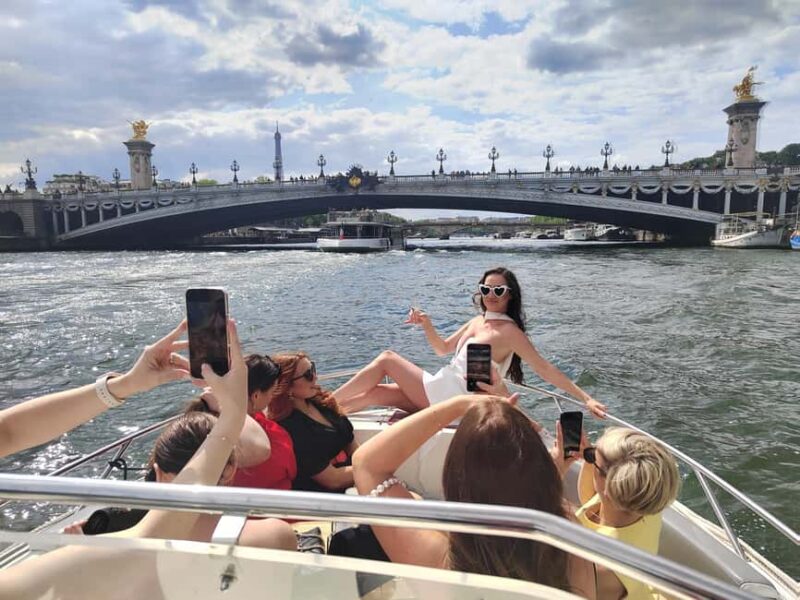 Paris: Private Boat Cruise on Seine River - Practical Considerations and Recommendations
