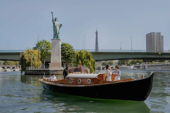 Paris Private Boat Tour with Champagne - Paris Private Boat Tour with Champagne: A Luxurious Seine Experience