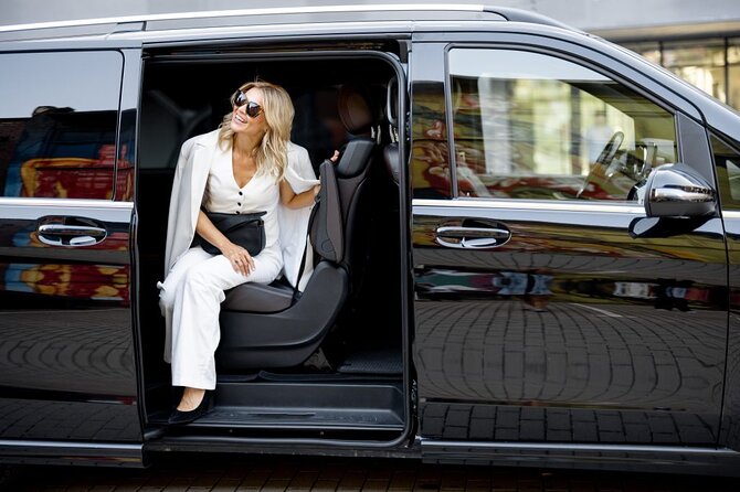 Paris Private Car Service with Driver - The Experience on the Road: Comfort and Reliability