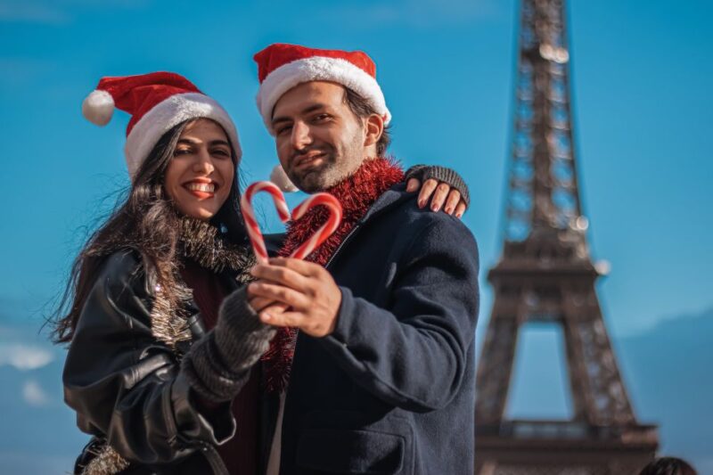 Paris: Private Christmas Photoshoot with Props - The Flexibility and Accessibility of This Photoshoot
