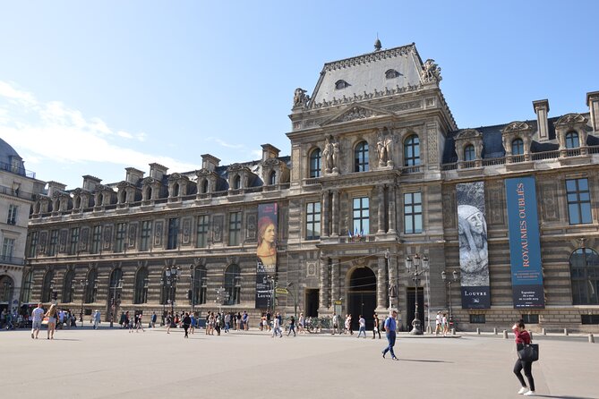 Paris: Private City Tour by Car with Driver and Guide - Exploring the Île de la Cité’s Historic Landmarks
