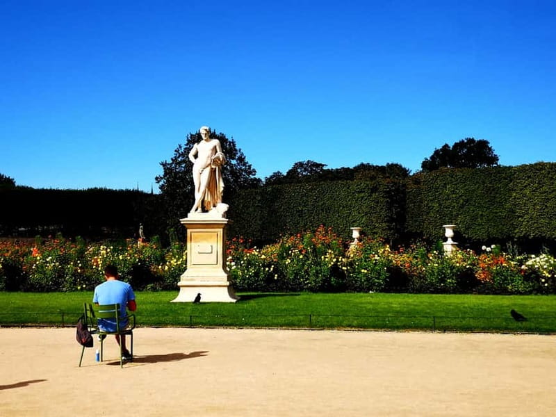 Paris: private city tour with seine river cruise - Exploring the Louvre and Surrounding Historic Sites