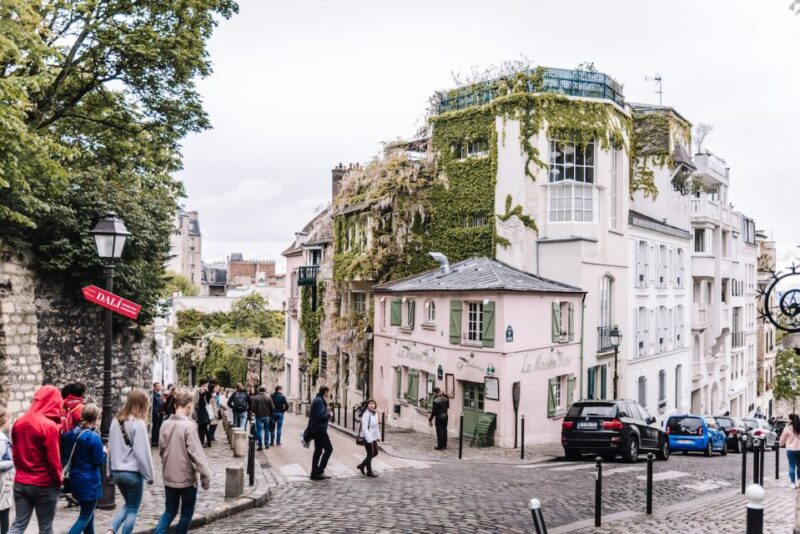 Paris: Private & Custom Montmartre Tour with a Local - Visiting the Artistic Corners of Montmartre