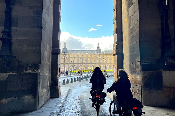 Paris : Private electric bike tour with wine and cheese tasting - Logistics and Accessibility