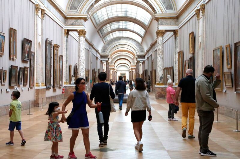 Paris Private Full-Day Tour from Le Havre - Shore Ex. - Priority Access to the Louvre Museum and Notre Dame