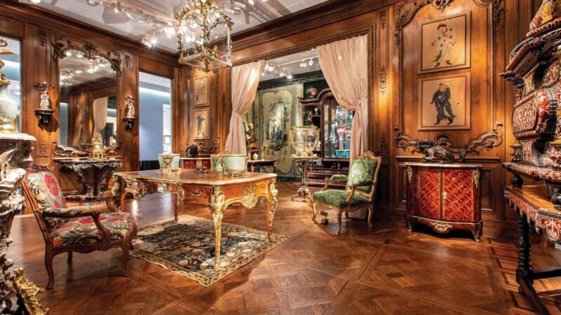 Paris: Private Guided Antique & Vintage Shopping Tour - An Exclusive Private Shopping Tour in Pariss Antique Flea Market