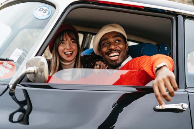 Paris: Private Guided City Tour in a Traction Avant or DS 21 - The Perfect Photo Opportunity