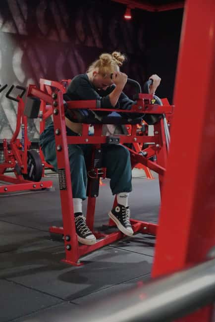 Paris: Private Gym Photoshoot with Photographer - Capture Your Confidence with a Private Gym Photoshoot in Paris